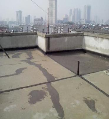 松北漏水维修 楼顶漏水是什么原因，楼顶漏水维修方法是什么?